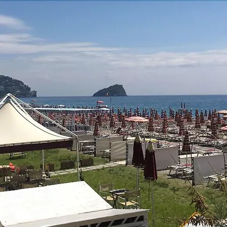 Hotel Mediterranee 3*